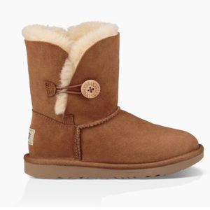 Ugg Bailey Button II Boots (chestnut)
